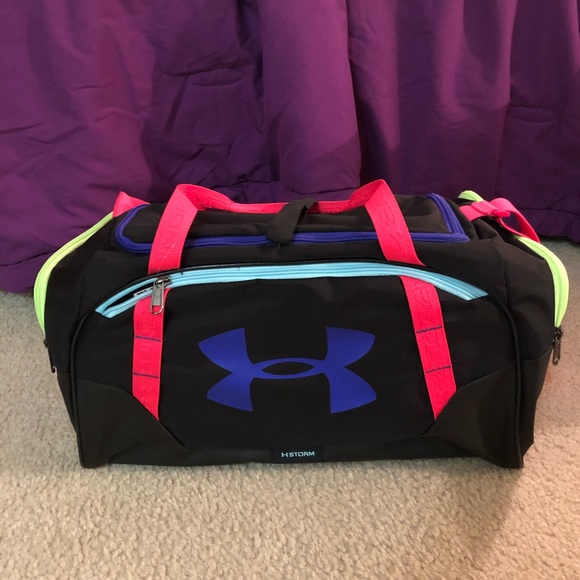 Under Armour Handbags - Under Armour Duffle/Gym Bag